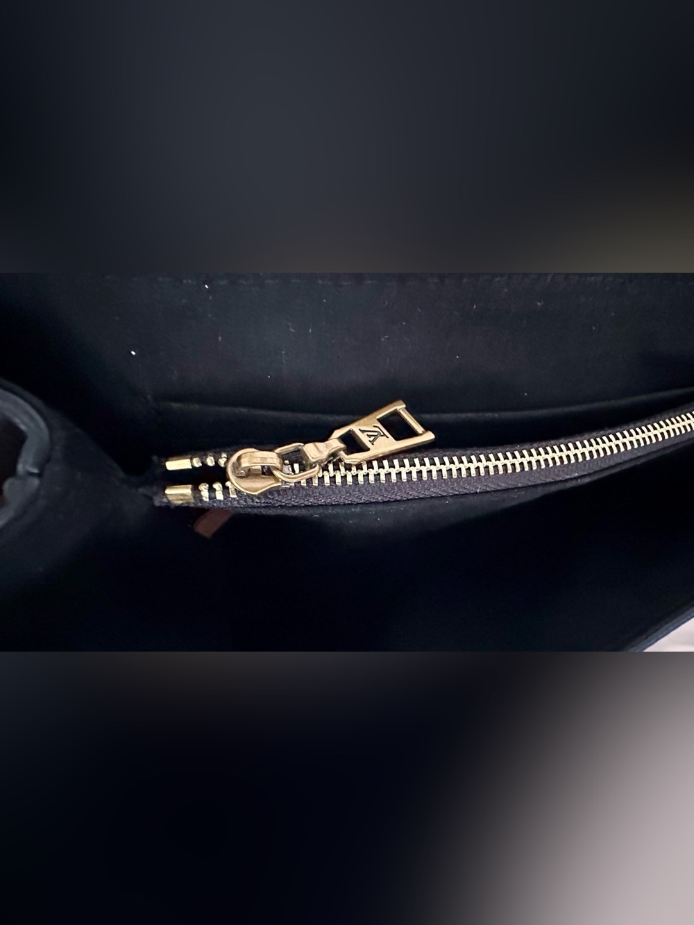 Luxury New Wave Chain Black Quilted Shoulder Bag - Picture 15 of 16